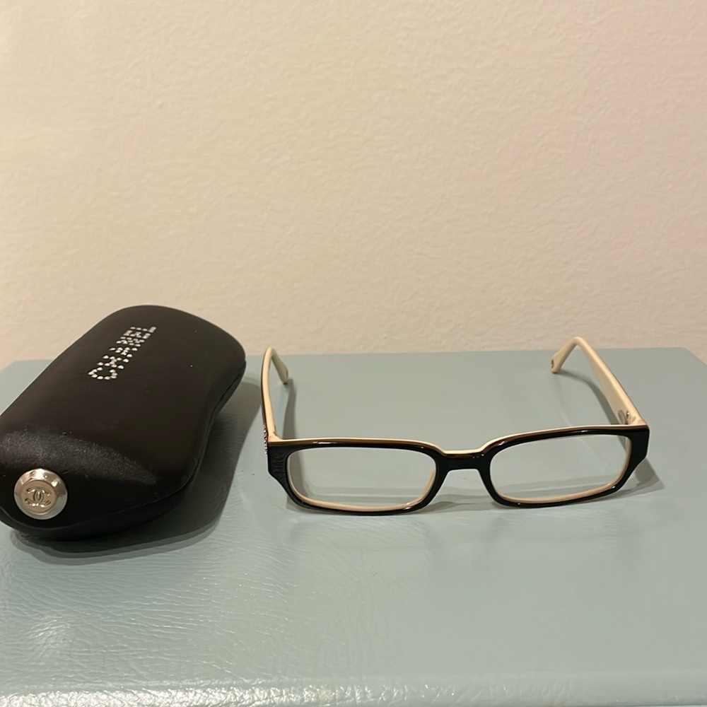Vintage glasses and case